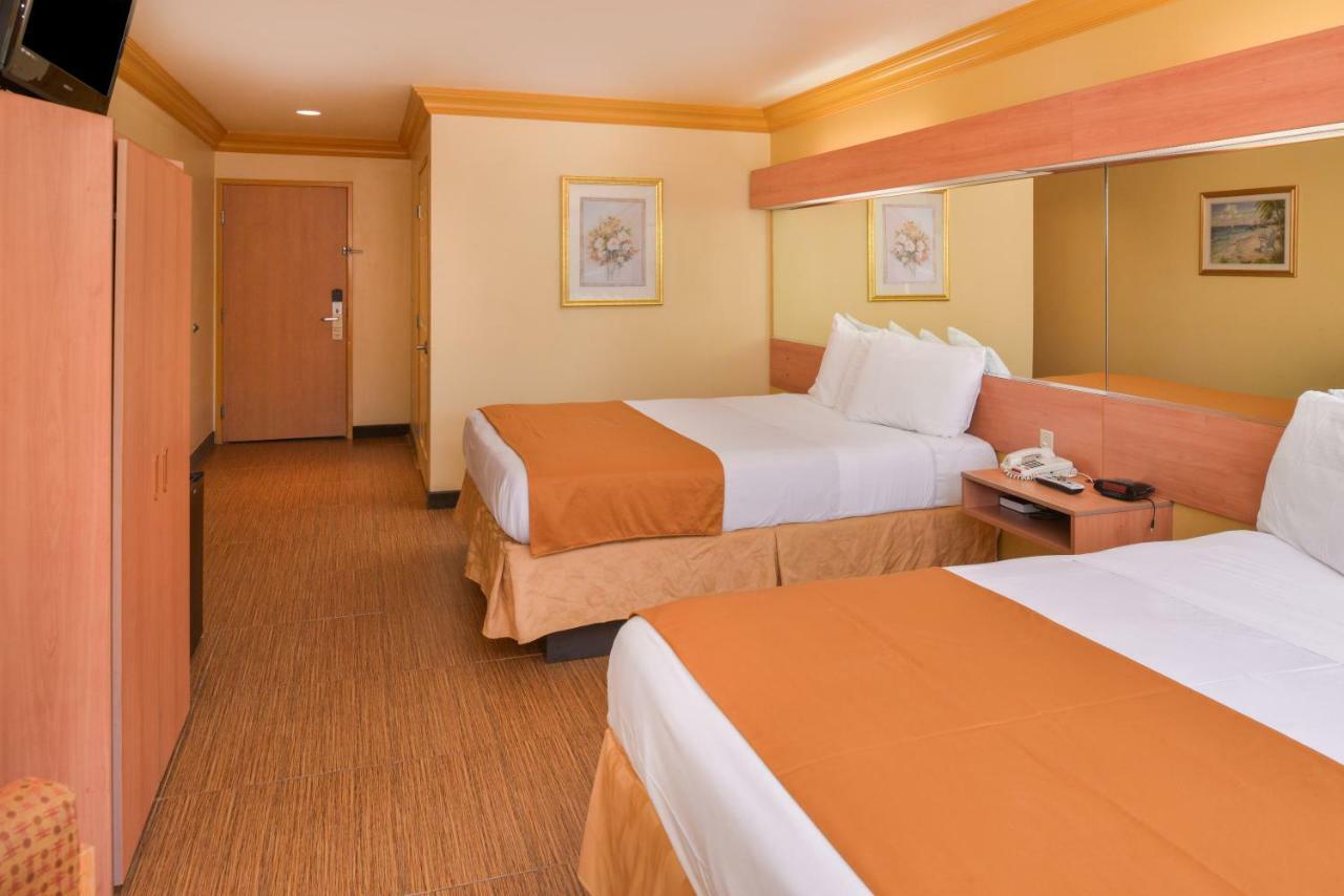 H3 Inn & Suites - Lax Airport - Los Angeles Inglewood Exteriör bild